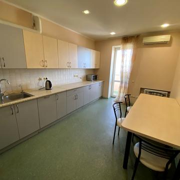 Борщагівська вул., 145