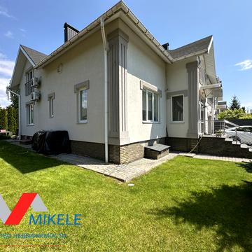 Катерини Білокур вул., 13