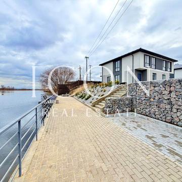 Святищенська вул.