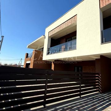 Графа фон Шенборна вул., 70