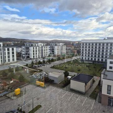 Олександра Духновича пл., 9