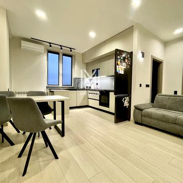 Ботанічна вул., 2