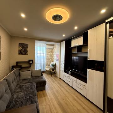 Олега Антонова вул. (Карла Маркса), 13в