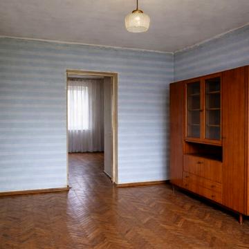 Івана Їжакевича вул., 14