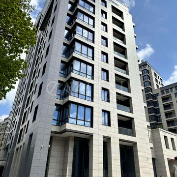 Академіка Книшова вул. (Амурська), (Будинок 1)