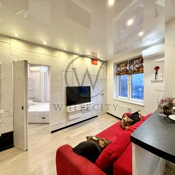 Вячеслава Чорновола вул., 27