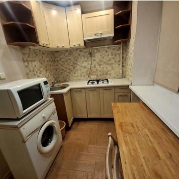 Ботанічний пров., 2а