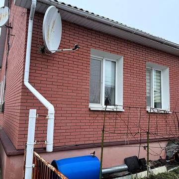 Лівобережна вул., 9