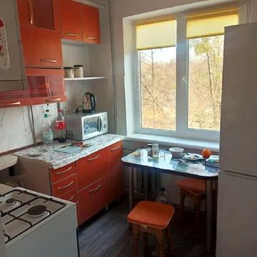 Антона Головатого вул., 4