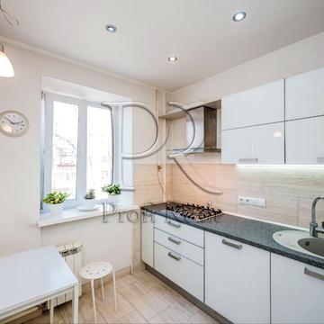 Уманська вул., 27