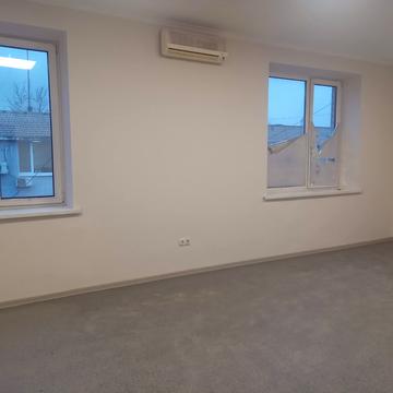 Богдана Хмельницького вул., 16