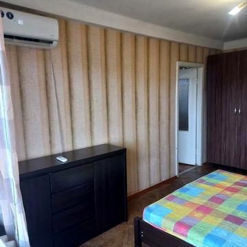 Братиславська вул., 14