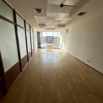 Червоної Калини просп., 63а