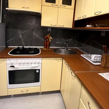 Сегедська вул., 9