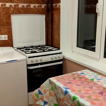 Кавказька вул., 11