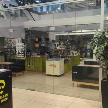 Героїв просп., 4