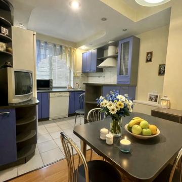 Парусний пров., 12