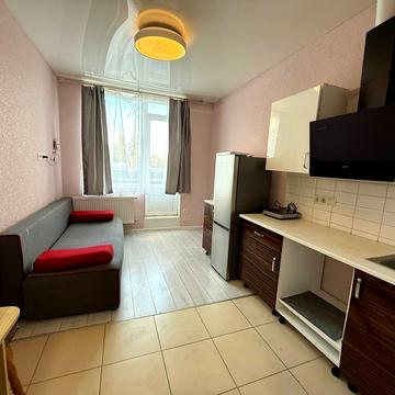 Миколи Боровського вул., (Будинок 1)