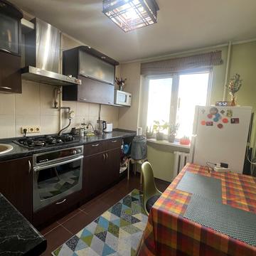 Борщагівська вул., 4