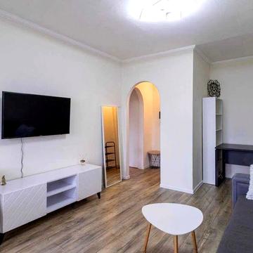 Зої Гайдай вул., 3