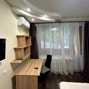 Гетьмана Павла Скоропадського вул. (Льва Толстого), 33