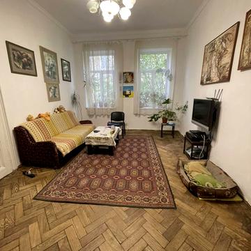 Миколи Леонтовича вул., 7