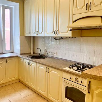 Виговського вул. (Суворова), 1-Ю