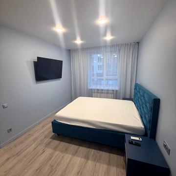 Співдружності вул., 8