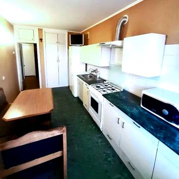 Художня вул., 4