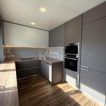 Павла Тичини просп., 28