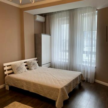 Миколи Міхновського бульв. (Дружби народів), 14-16