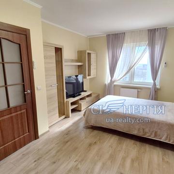 Бориса Гмирі вул., 18