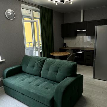 Михайлівська вул., (Будинок 1)