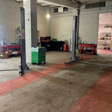 Львівське шосе, 10