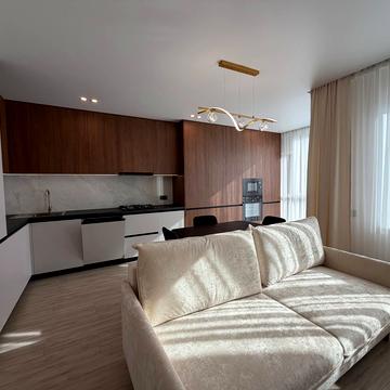 Степана Бандери вул., 77-Б