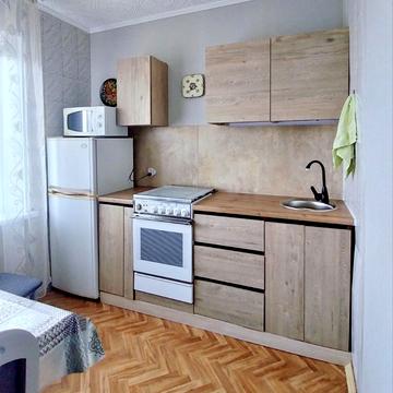 Набережна Перемоги вул., 118