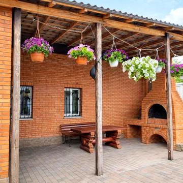 Театральна вул. (Леніна), 12