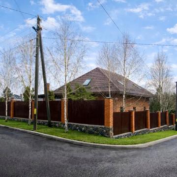 Театральна вул. (Леніна), 156