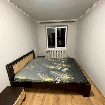 Василя Симоненка вул., 20