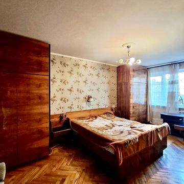 Олексія Вадатурського вул. (Маршала Малиновського), 17