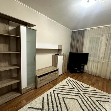 Григорія Ващенка вул., 1