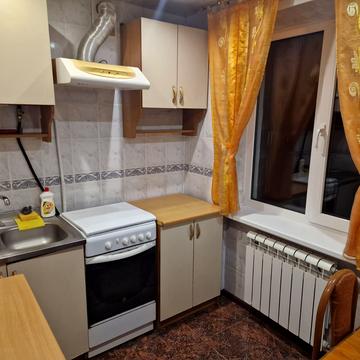 Михайла Грушевського вул., 3