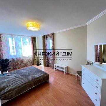 Срібнокільська вул., 1