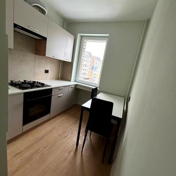 Дмитра Яворницького вул. (), 10