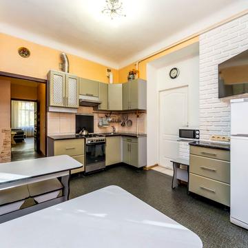 Метробудівська вул., 12