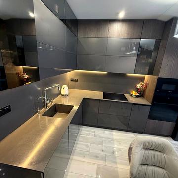 Володимира Великого вул., 10