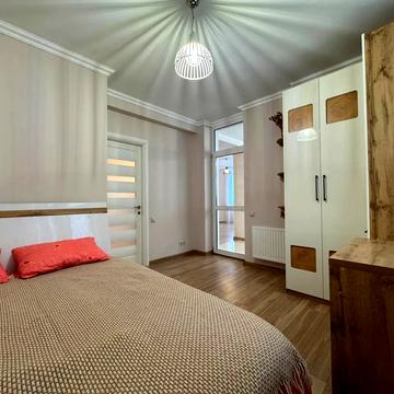 Саперно-Слобідська вул., 22