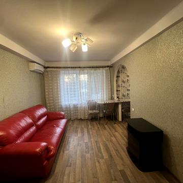 Русанівська набережна вул., 4