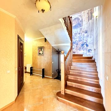 Рене Декарта вул., 6