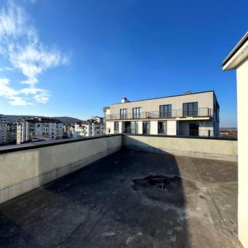 Василя Сухомлинського вул., 36